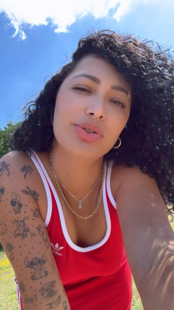 613845000: Chica busca chico en Pontevedra