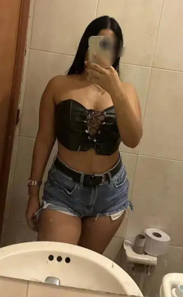 Chica busca chico en Almería: 