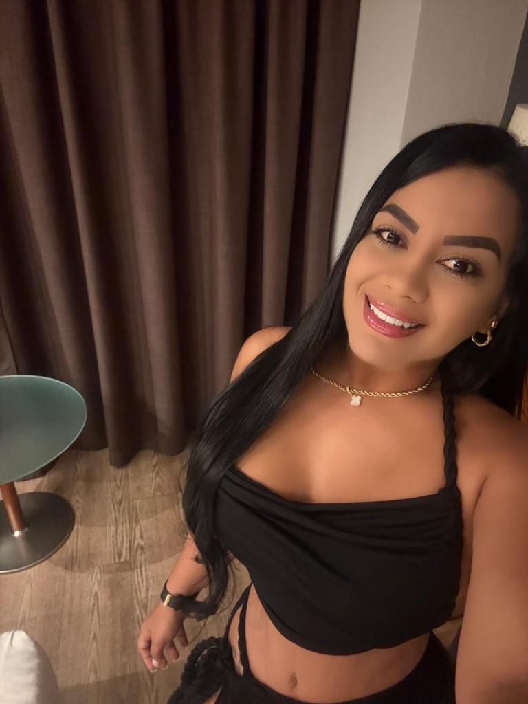 Chica busca chico en Tenerife: 