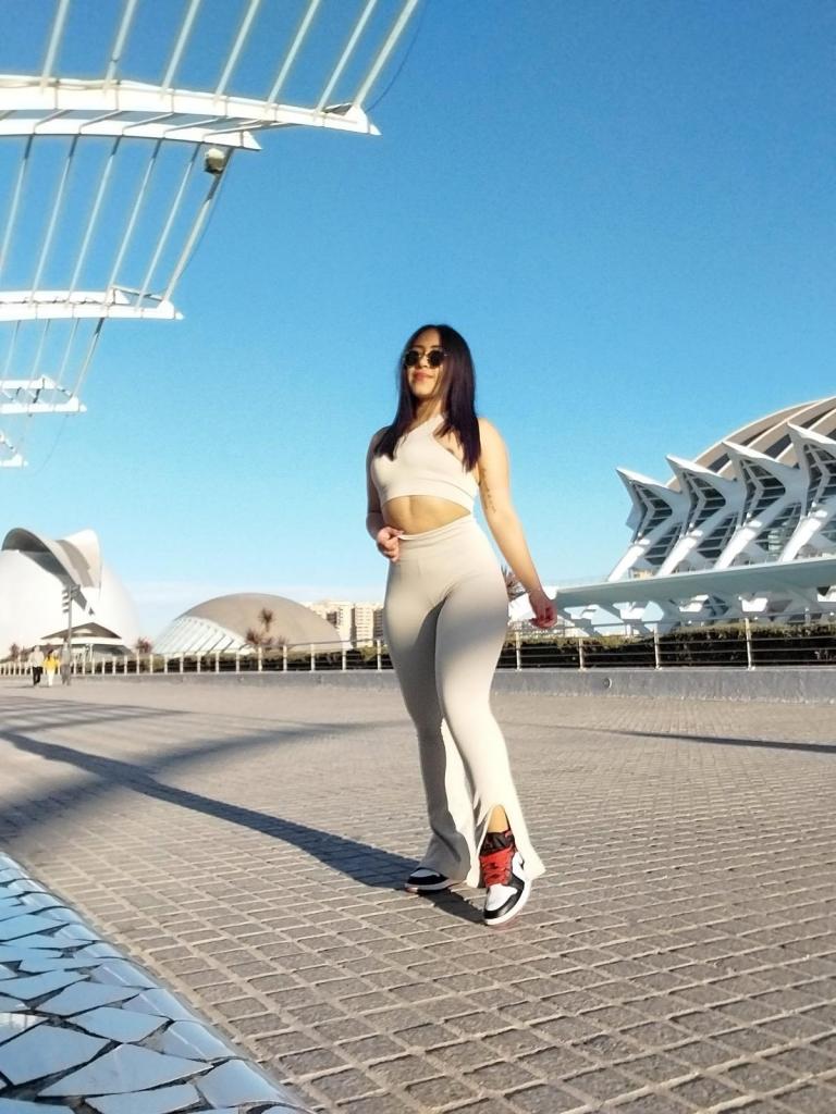 Chica busca chico en Huelva: 