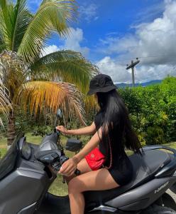 613838609: Chica busca chico en Málaga