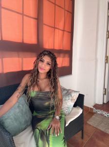 613477442: Chica busca chico en Málaga