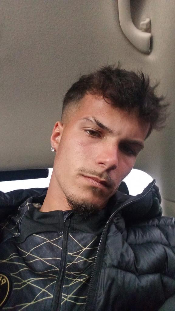 Chica busca chico en Cádiz: 