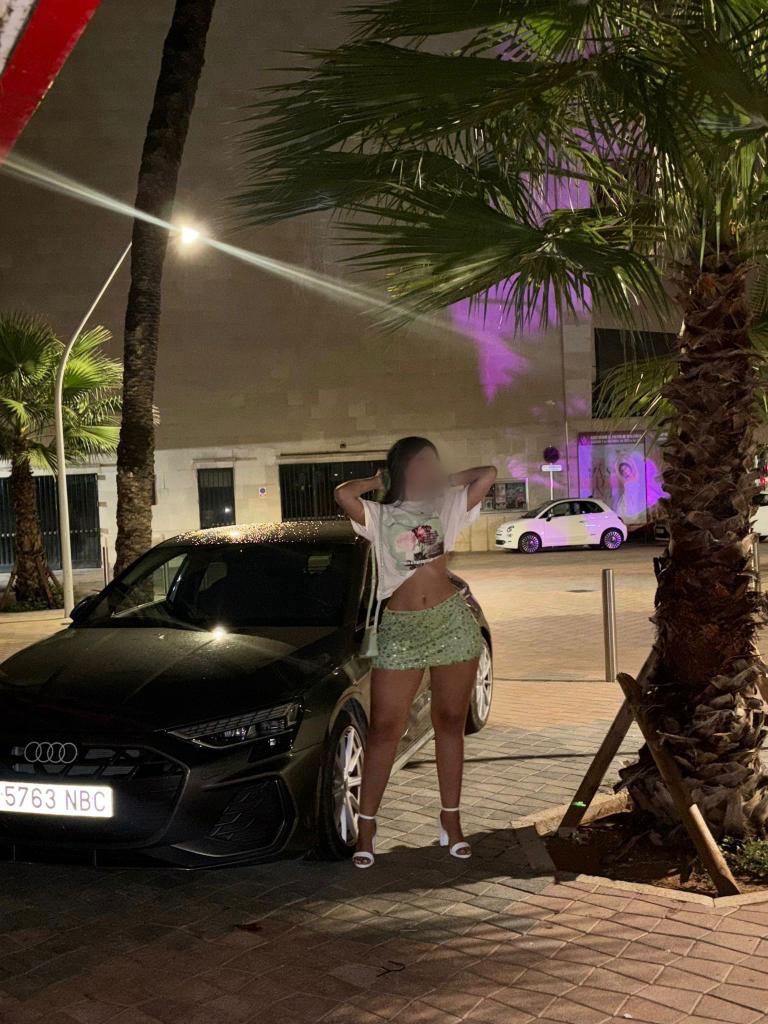 Chica busca chico en Tenerife: 