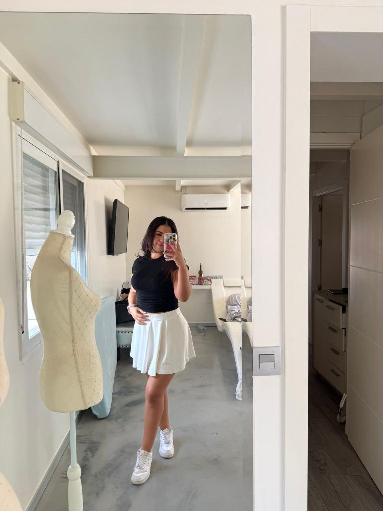 Chica busca chico en Almería: 