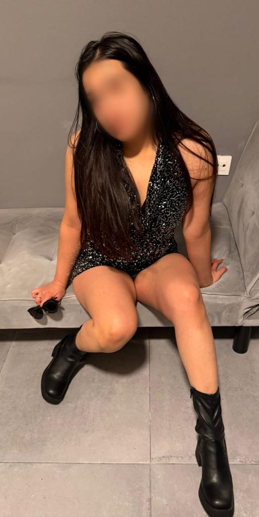 Chica busca chico en Granada: Chica busca chico