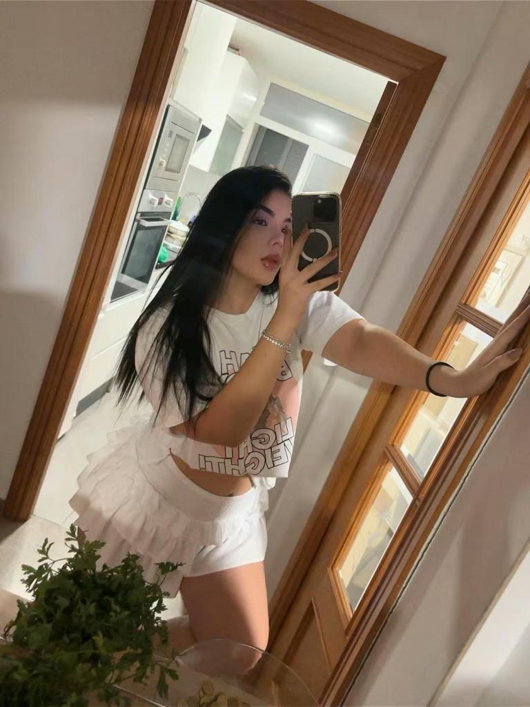 Chica busca chico en Almería: 