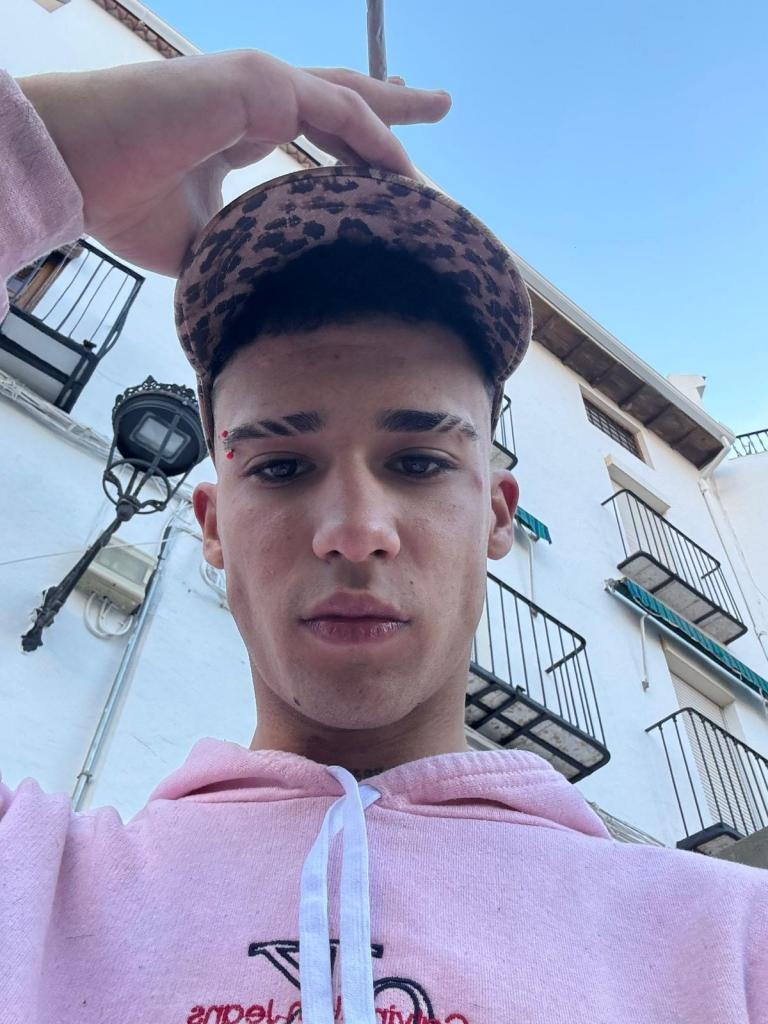 614971785: Chico busca chica en Málaga