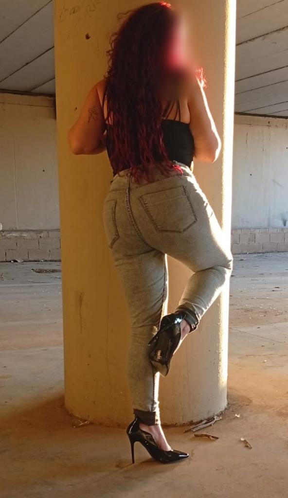 Chica busca chico en Sevilla: 