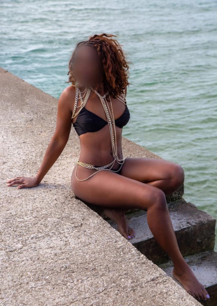 Chica busca chico en Gerona: 