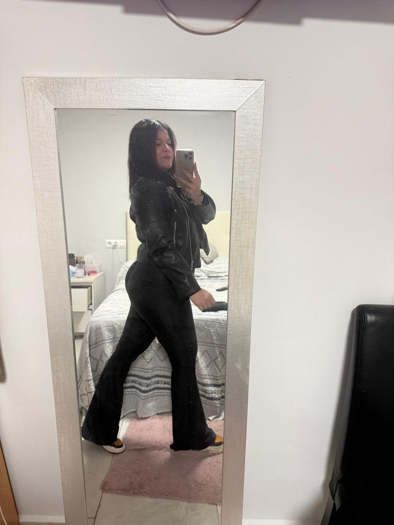 617415534: Chica busca chico en Sevilla