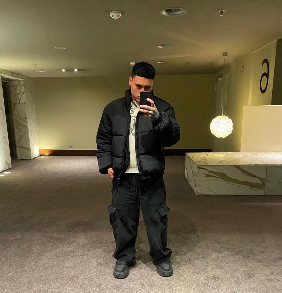 Chico busca chica en Sevilla: 