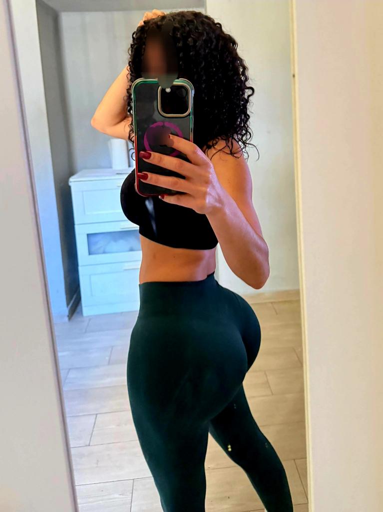 Chica busca chico en Cádiz: 