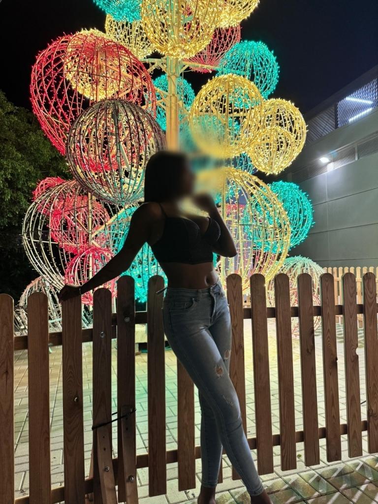 Chica busca chico en Barcelona: Chica busca chico