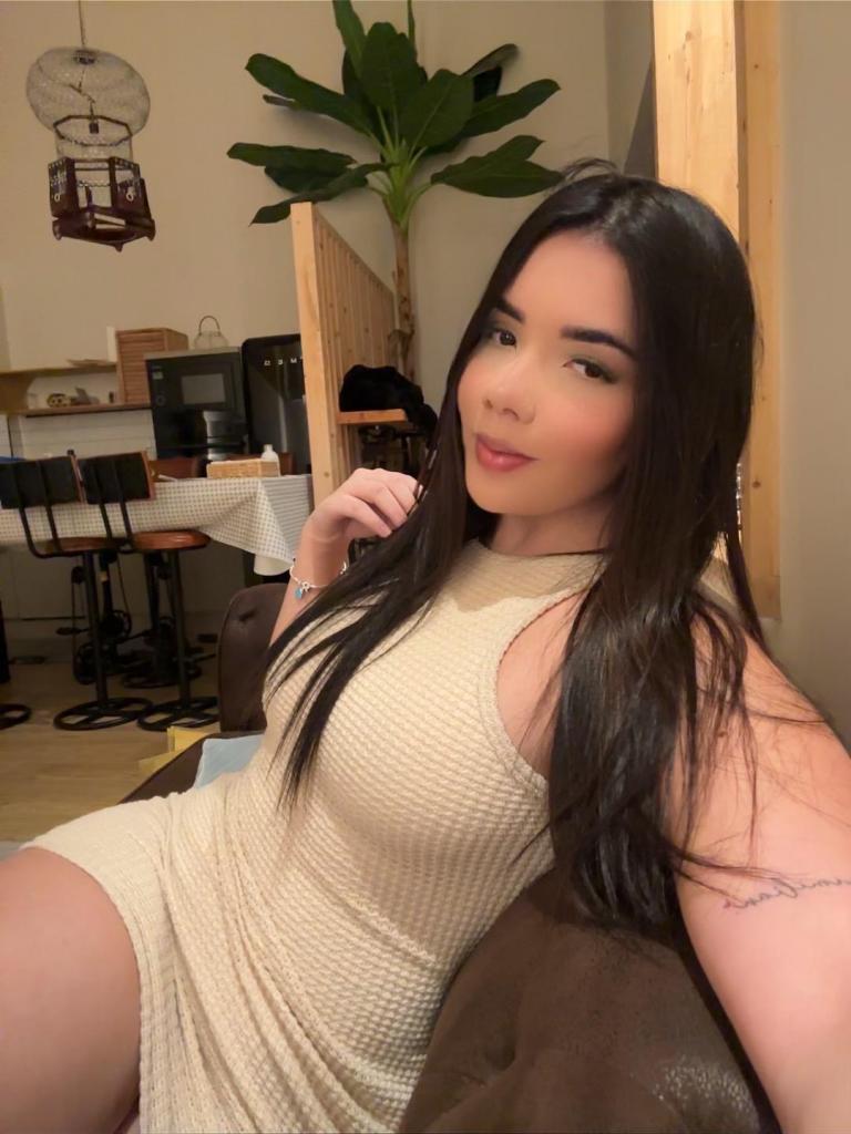 Chica busca chico en Almería: 