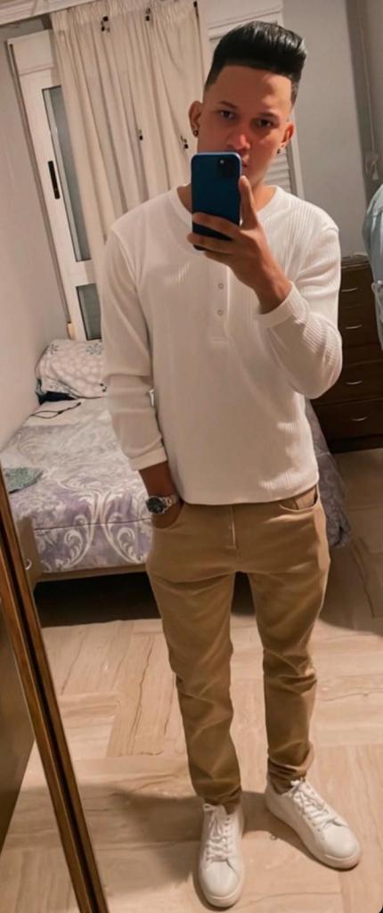 613413174: Chico busca chica en Cádiz