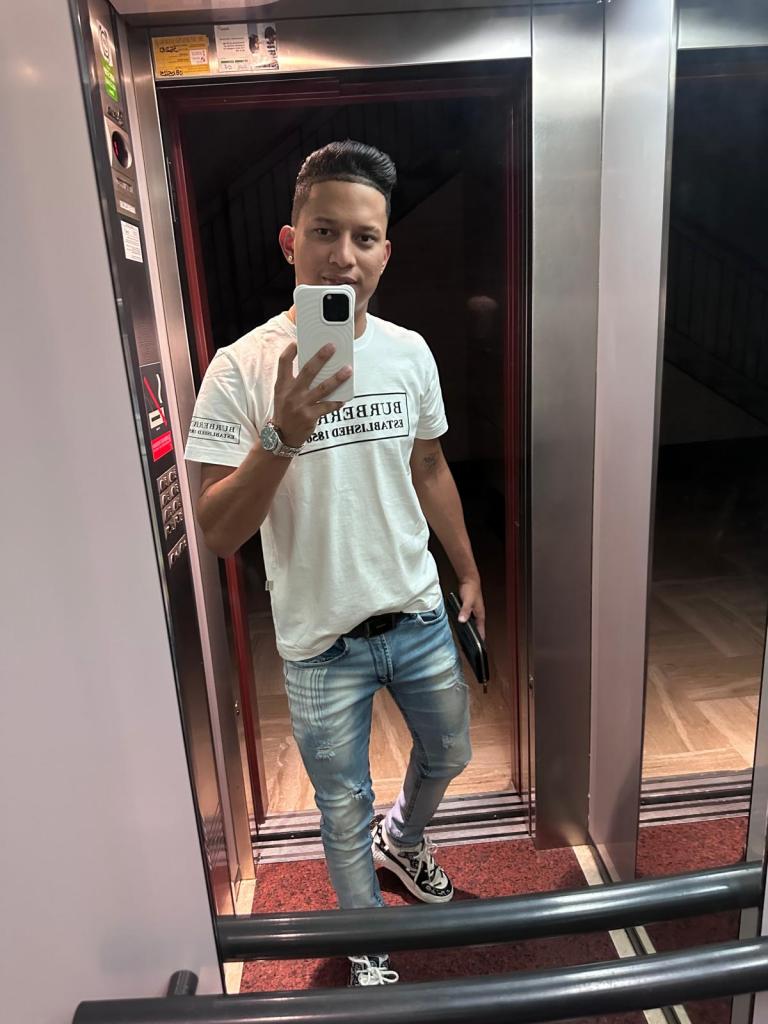 Chico busca chica en Cádiz: 