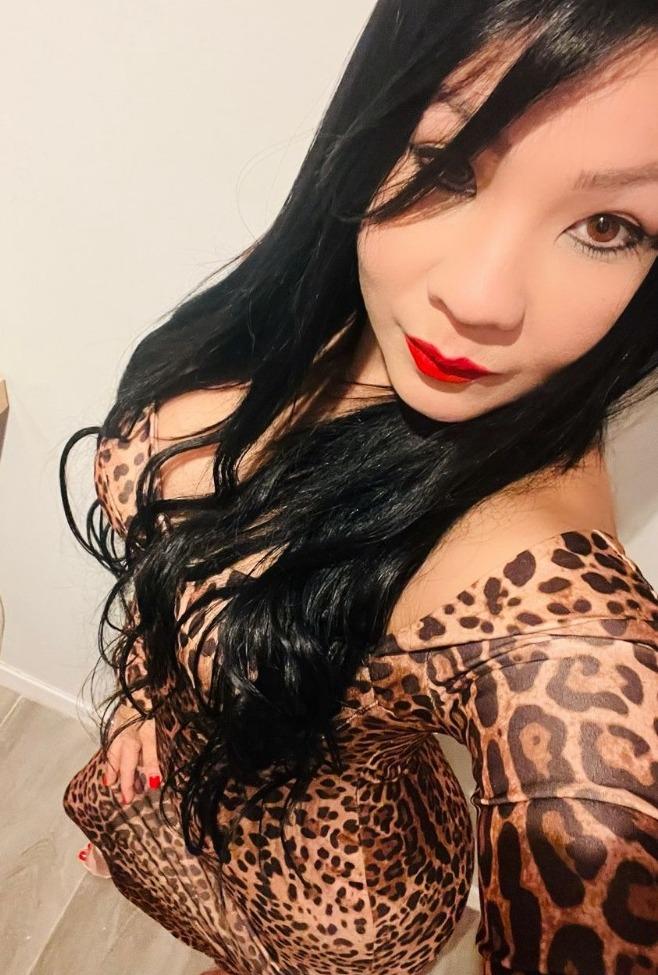 Chica busca chico en Cádiz: 