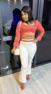 661195398: Chica busca chico en Gerona