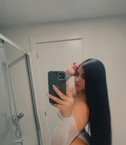 612242617: Chica busca chico en Barcelona