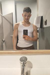 612293112: Chico busca chica en Valencia