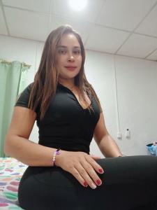 695094108: Chica busca chico en Barcelona