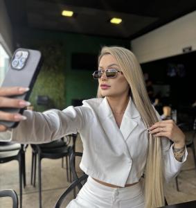 664764351: Chica busca chico en Alicante