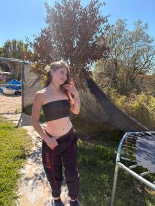 613907399: Chica busca chico en Cádiz