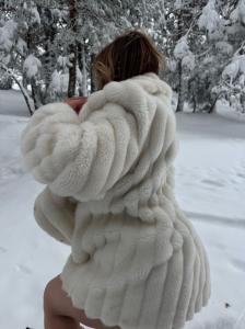 663715830: Chica busca chico en Madrid