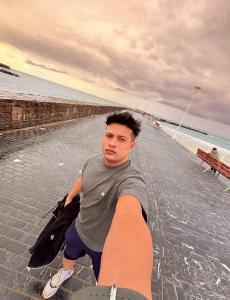 611235589: Chico busca chica en Cádiz