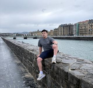 611235589: Chico busca chica en Cádiz