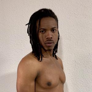 647663633: Chico busca chica en Madrid