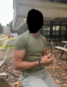 663047855: Chico busca chica en Cádiz