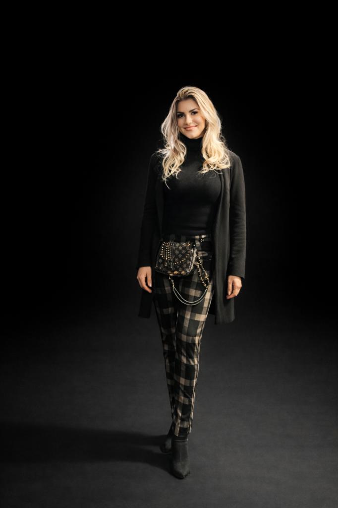 Chica busca chico en Sevilla: 