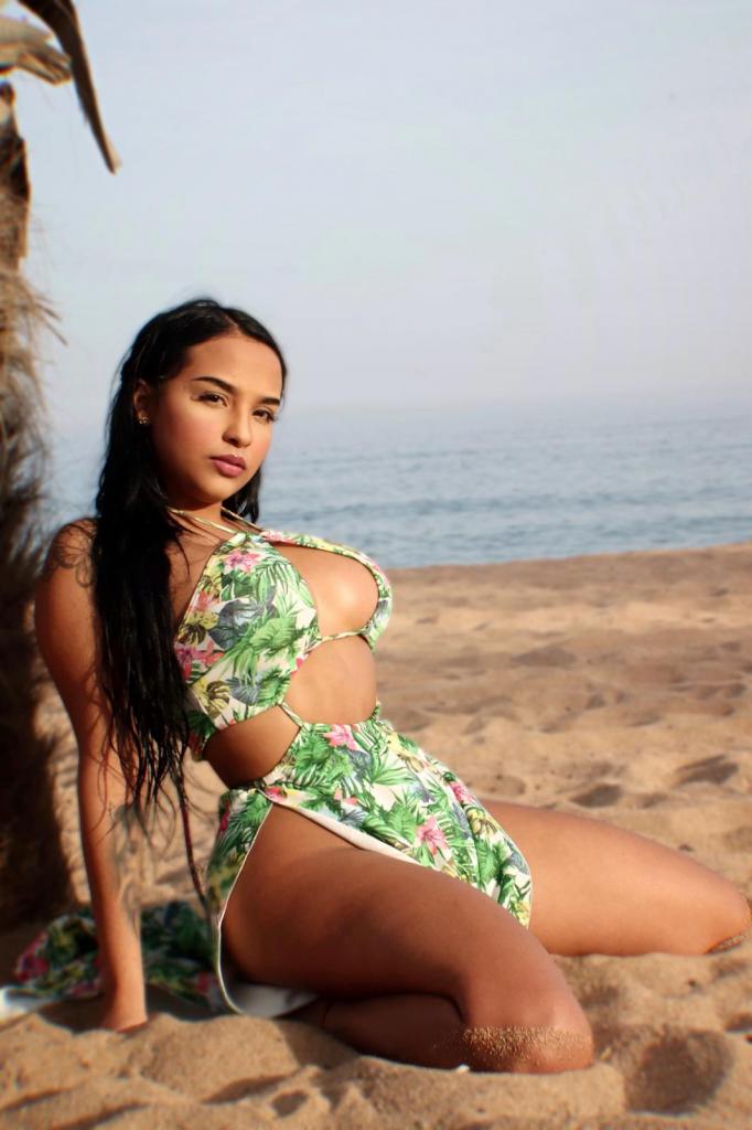 603301404: Chica busca chico en Barcelona