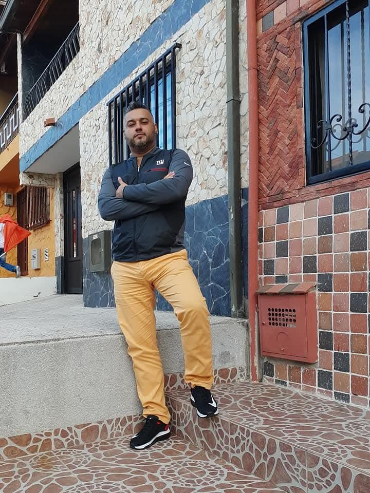 614076474: Chico busca chica en Murcia