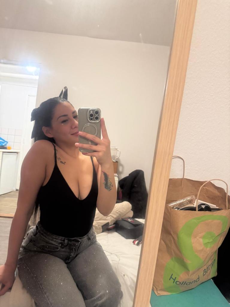 607380489: Chica busca chico en Alicante