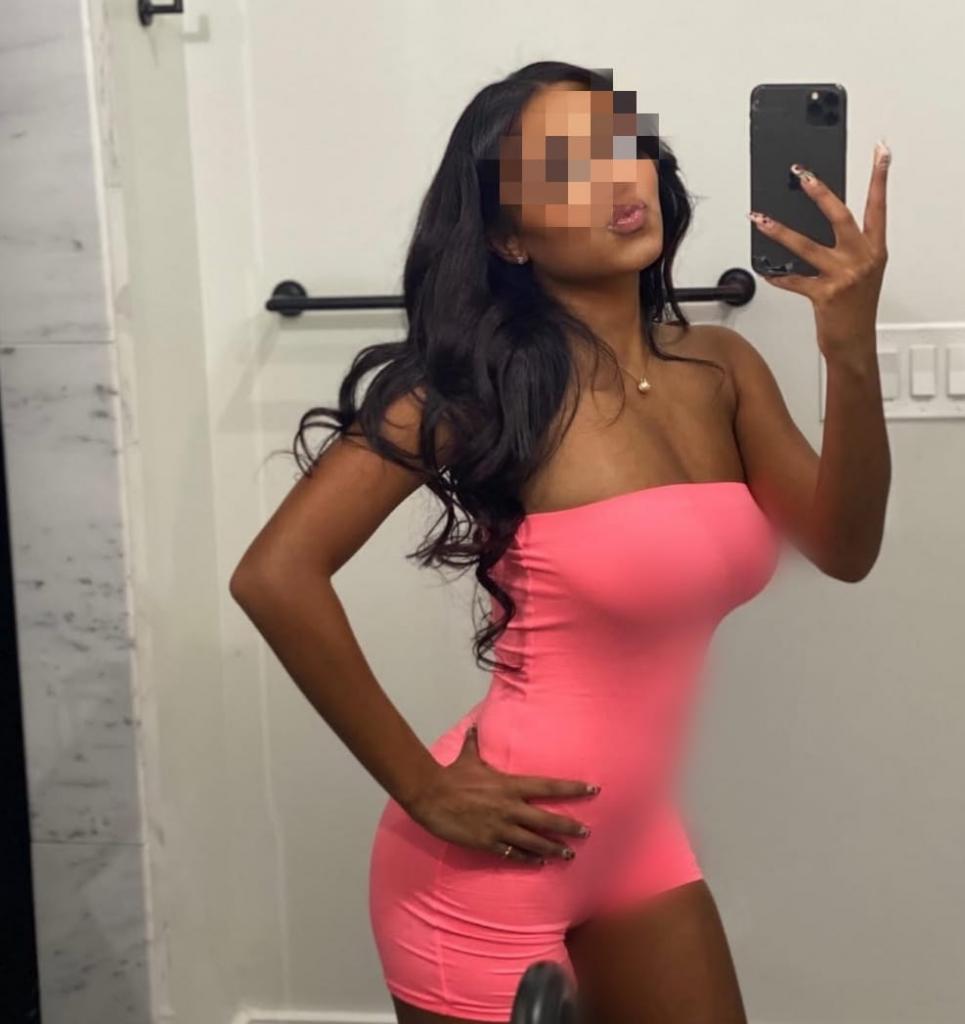 Chica busca chico en Almería: 