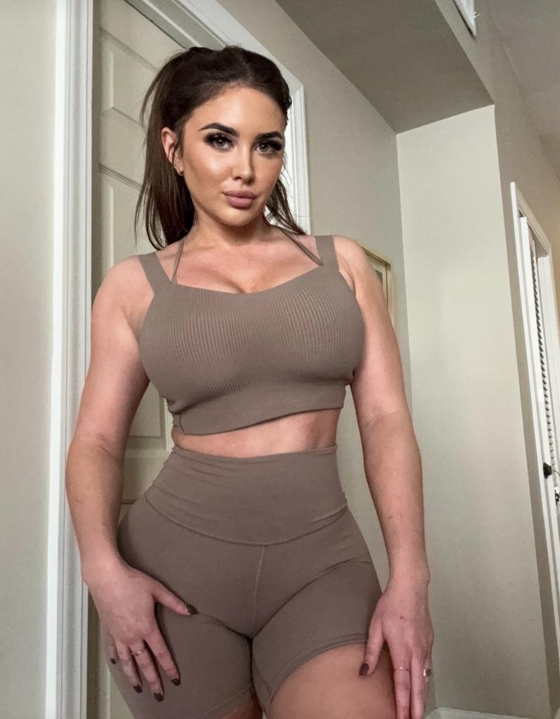 Chica busca chico en Almería: 