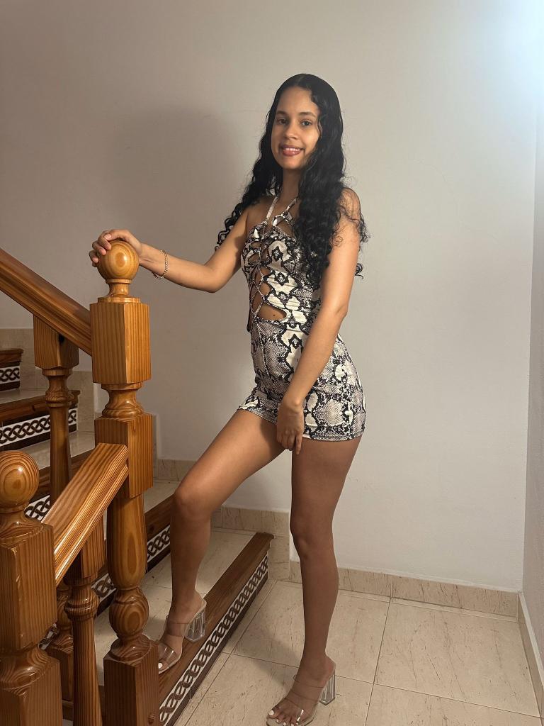 Chica busca chico en Alicante: Chica busca chico