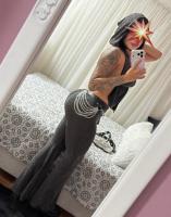 631334029: Chica busca chico en Gerona