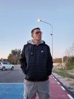 663973604: Chico busca chica en Valencia