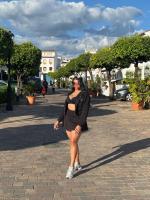 613779095: Chica busca chico en Madrid