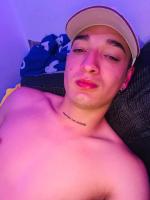 667795050: Chico busca chica en Cádiz