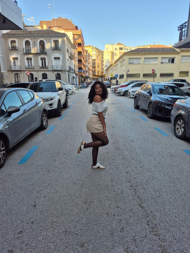 Chica busca chico en Almería: 