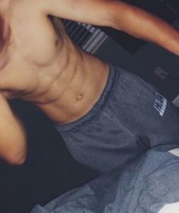 683238474: Chica busca chico en Sevilla