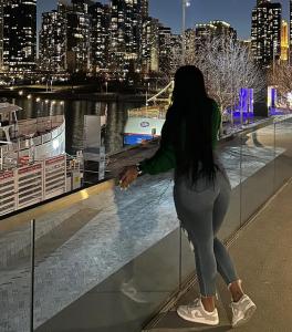 604177312: Chica busca chico en Lugo