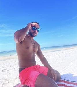 613387829: Chico busca chica en Valencia