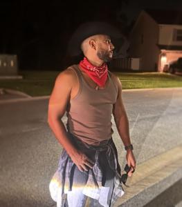 613387829: Chico busca chica en Valencia