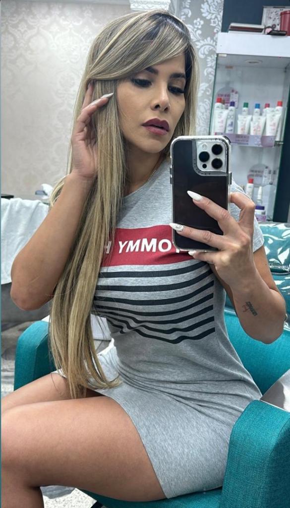 674607704: Chica busca chico en Granada